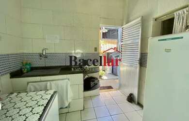 Imagem: A casa possui 3 Dormitórios, 3 Banheiros, 2 Vagas na garagem