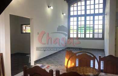 Imagem: A casa possui 5 Dormitórios, 5 Banheiros, 5 Vagas na garagem