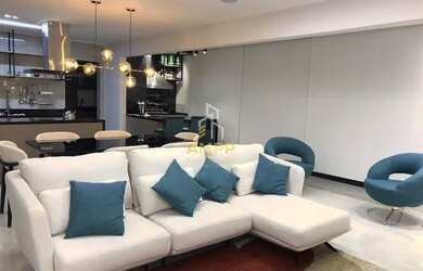 Imagem: O apartamento possui 2 Dormitórios, 2 Banheiros, 2 Vagas na