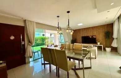 Imagem: A casa em condomínio possui 4 Dormitórios, 5 Banheiros, 2