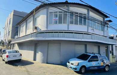 Imagem: O apartamento possui 4 Dormitórios, 1 Banheiro, 100m² de Área