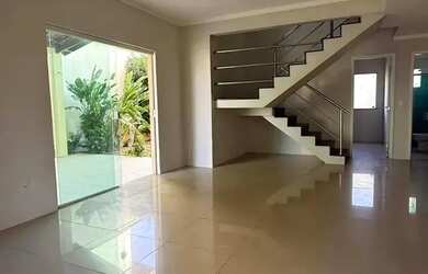 Imagem: A casa em condomínio possui 4 Dormitórios, 3 Banheiros, 4