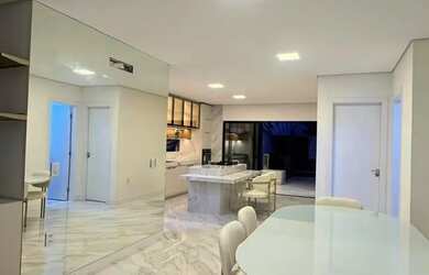 Imagem 8: Residência de Luxo com Piscina, Jacuzzi e Espaço Gourmet Completa e...