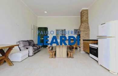 Imagem: A casa possui 5 Dormitórios, 5 Banheiros, 5 Vagas na garagem