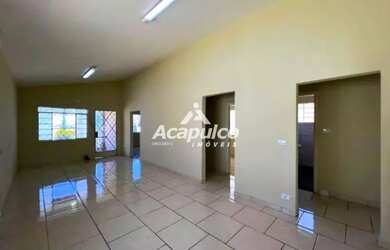 Imagem: A casa possui 3 Dormitórios, 1 Banheiro, 3 Vagas na garagem