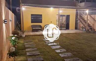 Imagem: A casa possui 3 Dormitórios, 3 Banheiros, 2 Vagas na garagem