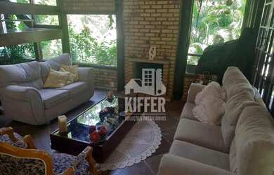 Imagem 4: Casa em Itaipu venda. Piscina, Churrasqueira, Ar-condicionadoeGuarda roupa