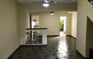 Imagem: A casa possui 3 Dormitórios, 2 Banheiros, Imóvel novo e está