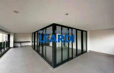 Imagem: O apartamento possui 3 Dormitórios, 5 Banheiros, 3 Vagas na