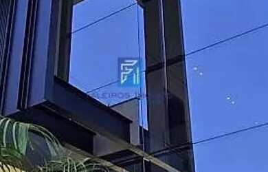 Imagem: A casa em condomínio possui 4 Dormitórios, 5 Banheiros, 4