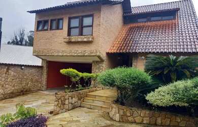 Imagem: O apartamento possui 4 Dormitórios, 5 Banheiros, 4 Vagas na