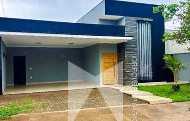 Imagem: A casa em condomínio possui 3 Dormitórios, 2 Banheiros, 4