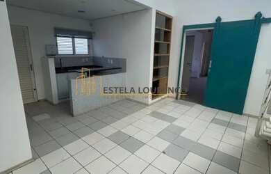 Imagem: O depósito possui 3 Vagas na garagem, 363m² de Área e está