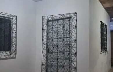 Imagem: A casa possui 3 Dormitórios, 2 Banheiros, 1 Vaga na garagem