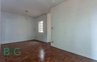 Imagem: O depósito possui 2 Vagas na garagem, 167m² de Área e está