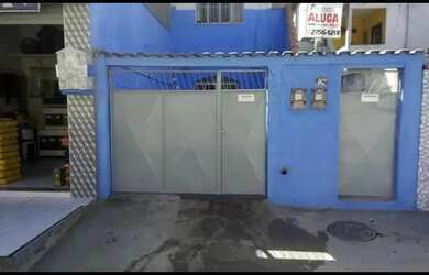 Imagem: A casa possui 2 Dormitórios, 1 Banheiro, 1 Vaga na garagem