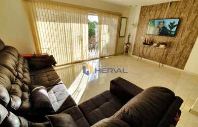 Imagem: A casa possui 3 Dormitórios, 2 Banheiros, 348m² de Área e