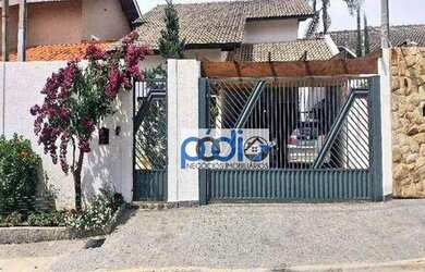 Imagem: A casa possui 3 Dormitórios, 4 Banheiros, 4 Vagas na garagem