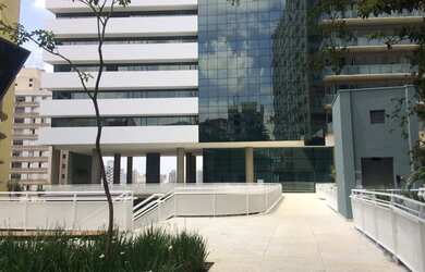 Imagem: O depósito possui 2 Vagas na garagem, 79m² de Área, Imóvel