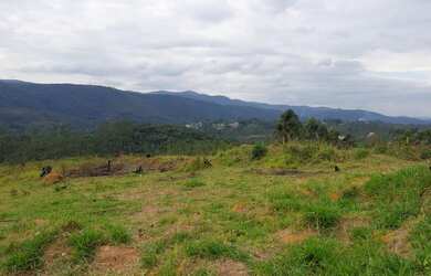 Imagem: O terreno possui 600m² de Área e está localizado em Centro