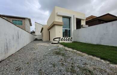 Imagem: A casa possui 2 Dormitórios, 2 Banheiros, 2 Vagas na garagem