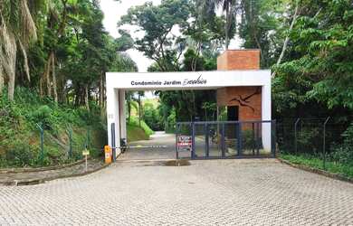 Imagem: O terreno possui 557m² de Área e está localizado em Salvaterra