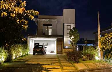 Imagem: A casa em condomínio possui 4 Dormitórios, 4 Banheiros, 2