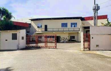 Imagem: O depósito possui 5 Vagas na garagem, 2.500m² de Área e