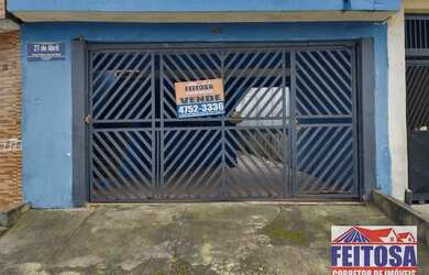 Imagem: A casa possui 2 Dormitórios, 1 Banheiro, 2 Vagas na garagem