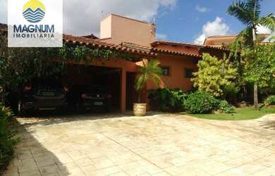 Imagem: A casa em condomínio possui 4 Dormitórios, 5 Banheiros, 4