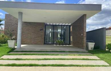 Imagem: A casa em condomínio à venda possui 3 Dormitórios, 2 Banheiros