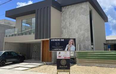 Imagem: A casa em condomínio possui 4 Dormitórios, 5 Banheiros, 2