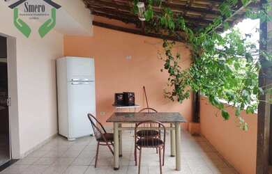 Imagem: A casa possui 2 Dormitórios, 2 Banheiros, 3 Vagas na garagem