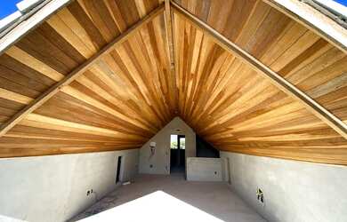 Imagem: A casa em condomínio possui 4 Dormitórios, 5 Banheiros, 3