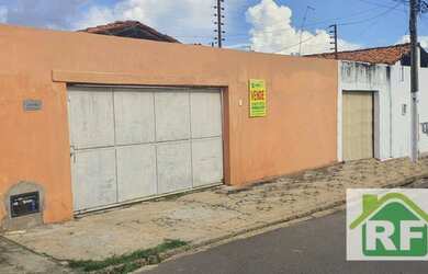 Imagem: A casa possui 3 Dormitórios, 3 Banheiros, 150m² de Área e