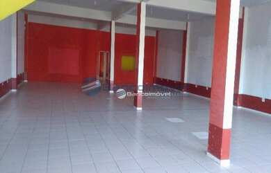 Imagem: O depósito possui 4 Vagas na garagem, 400m² de Área e está