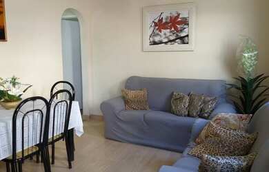 Imagem 4: Trindade/Casa 2 qts, 1 banh, 1 vaga. Condução na porta