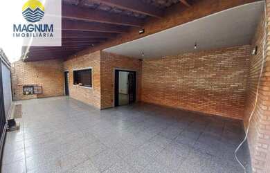 Imagem: O depósito possui 4 Vagas na garagem, 250m² de Área e está