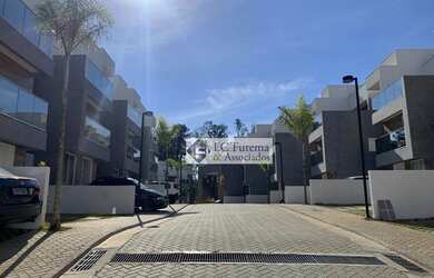 Imagem: A casa em condomínio possui 2 Dormitórios, 1 Banheiro, 2 Vagas