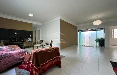 Imagem: A casa possui 4 Dormitórios, 5 Banheiros, 5 Vagas na garagem