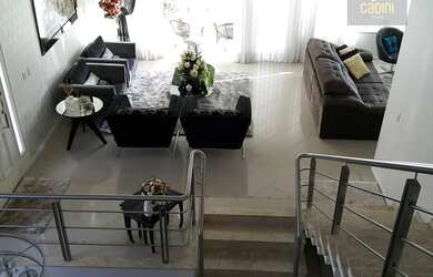 Imagem: A casa em condomínio possui 4 Dormitórios, 1 Banheiro, 4 Vagas