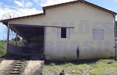 Imagem 1: Casa para venda com 109 metros quadrados em Centro - Niquelândia - GO