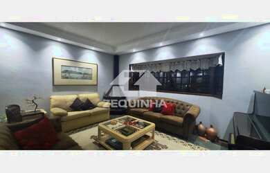 Imagem: A casa possui 3 Dormitórios, 4 Banheiros, 2 Vagas na garagem