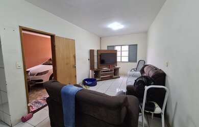 Imagem 2: Casa para venda com 200 metros quadrados com 3 quartos em Residencial...