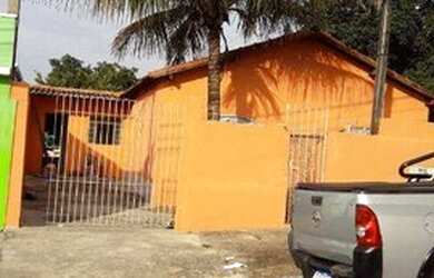 Imagem: A casa possui 2 Dormitórios, 2 Banheiros, 4 Vagas na garagem