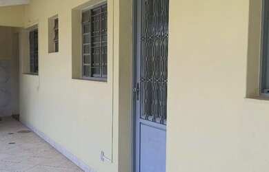 Imagem: A casa possui 1 Dormitório, 1 Banheiro, 70m² de Área e está