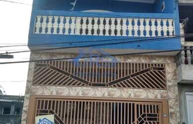 Imagem: A casa possui 3 Dormitórios, 1 Banheiro, 2 Vagas na garagem