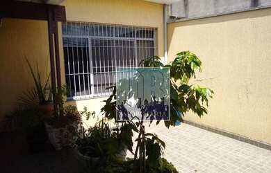 Imagem: A casa possui 4 Dormitórios, 5 Banheiros, 2 Vagas na garagem