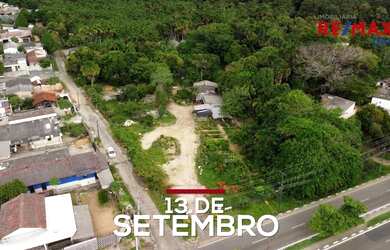 Imagem: O terreno possui 8.566m² de Área e está localizado em Treze