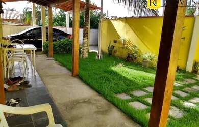 Imagem: A casa possui 2 Dormitórios, 3 Banheiros, 1 Vaga na garagem